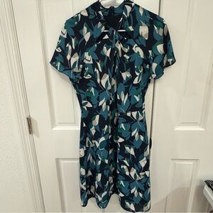 🍃 Banana Republic Tie-Neck Leaf Print Dress – Size 6 | Classic & Chic‎ NWOT 🍃